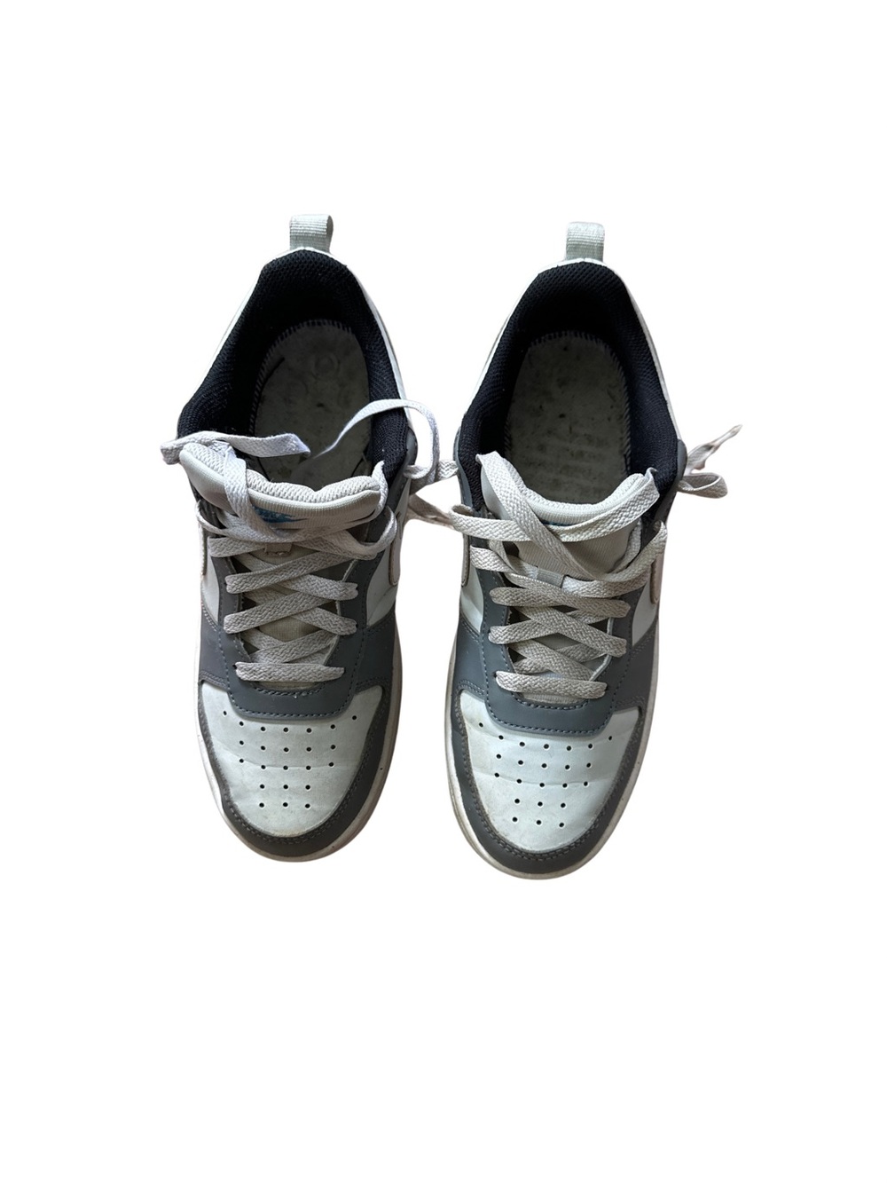 Nike Kids Gray and White Sneakers Size 6.5Y